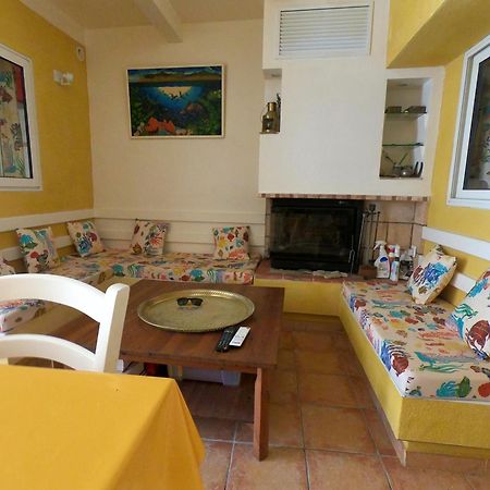 Dorm Hostel Camp Backpackers Marseilles Exterior foto