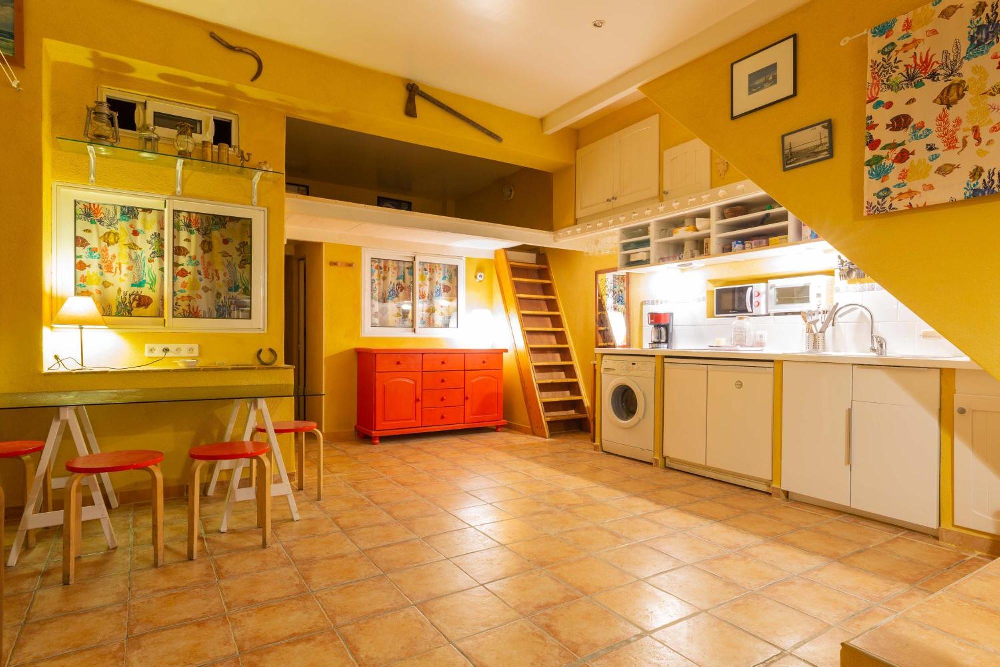 Dorm Hostel Camp Backpackers Marseilles Exterior foto